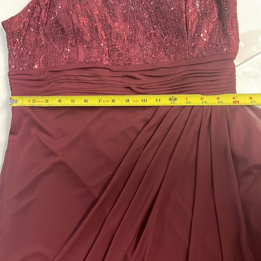 EVA Gown - Picture 14 of 16